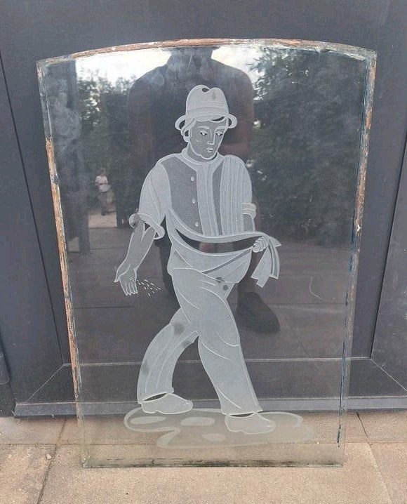 Unieke antieke geslepen glasplaat  raam 72x47cm met figuur, Ophalen of Verzenden