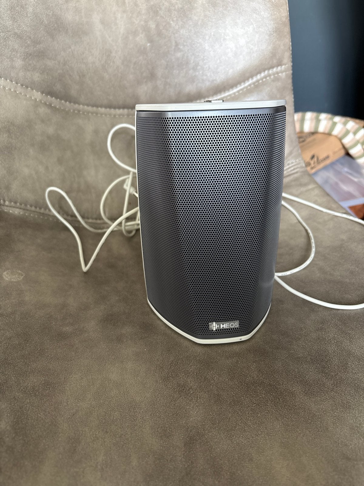 Heos speaker in goede staat met adapter, Overige merken, Slimme speaker, Inclusief oplader, Ophalen of Verzenden
