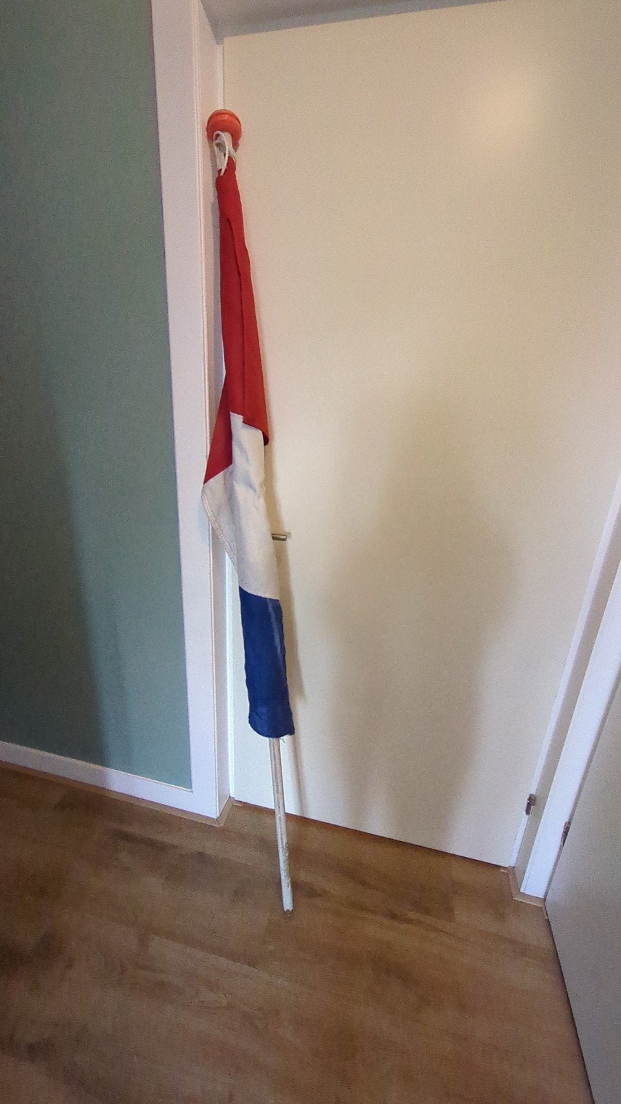 vlaggenstok met Nederlandse vlag, Ophalen, Gebruikt