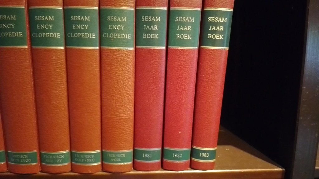 gezocht: Sesam Enclyclopedie jaarboeken 1984-1986, Boeken, Gelezen, Sesam, Ophalen of Verzenden, Los deel