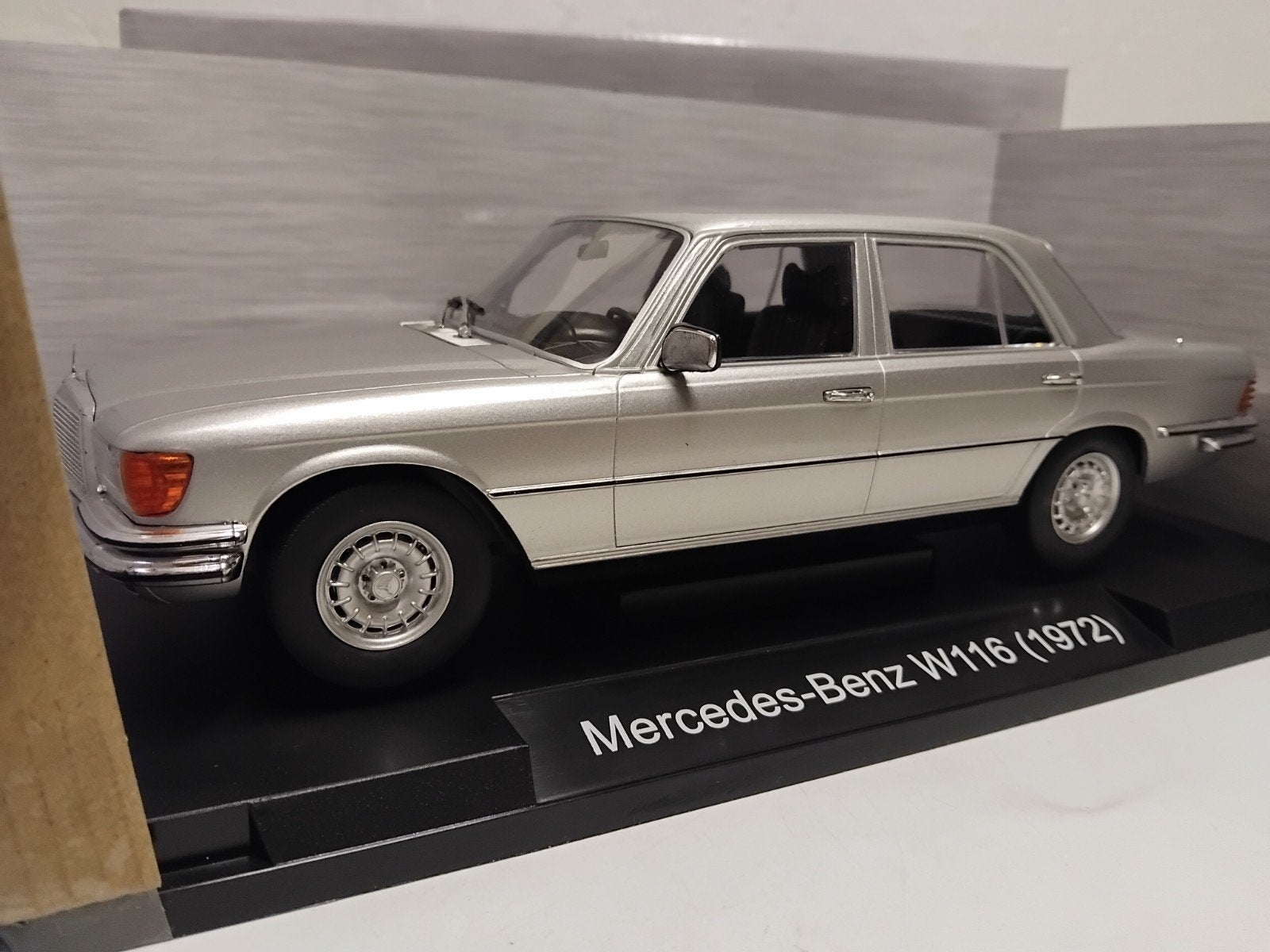 Mercedes Benz 280 SE 1972 W116 silver Mcg metal 1:18 KRD, Ophalen of Verzenden, Zo goed als nieuw, Auto, Overige merken