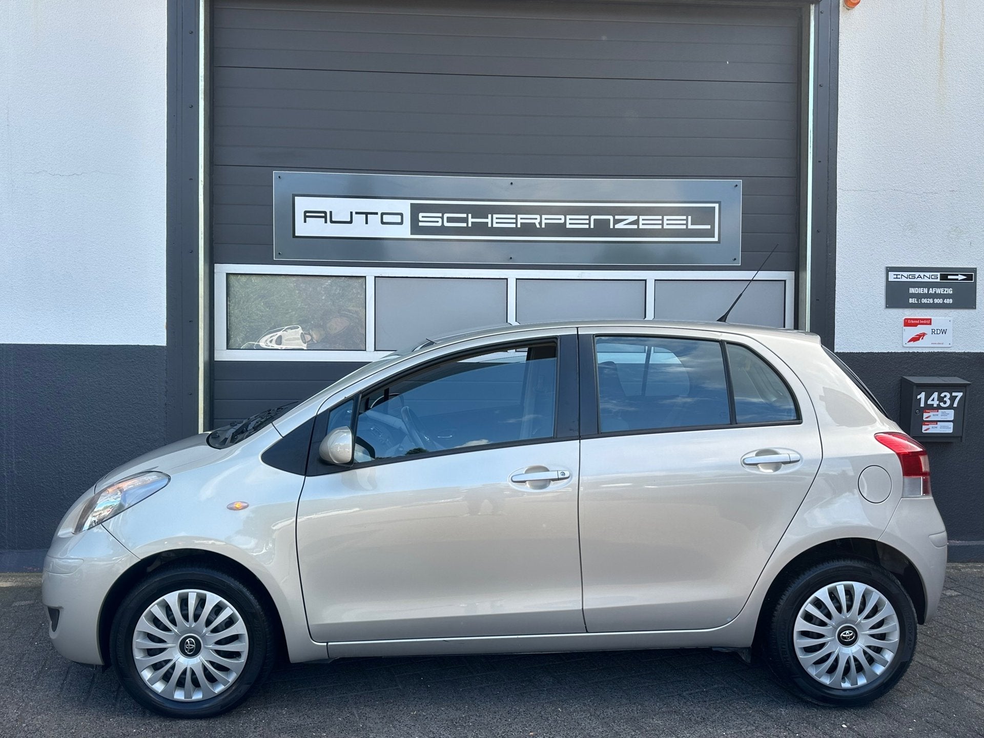 Toyota Yaris 1.3 VVTi Aspiration | AIRCO |luxe uitv. | NL AU, Voorwielaandrijving, 4 cilinders, Beige, Bedrijf