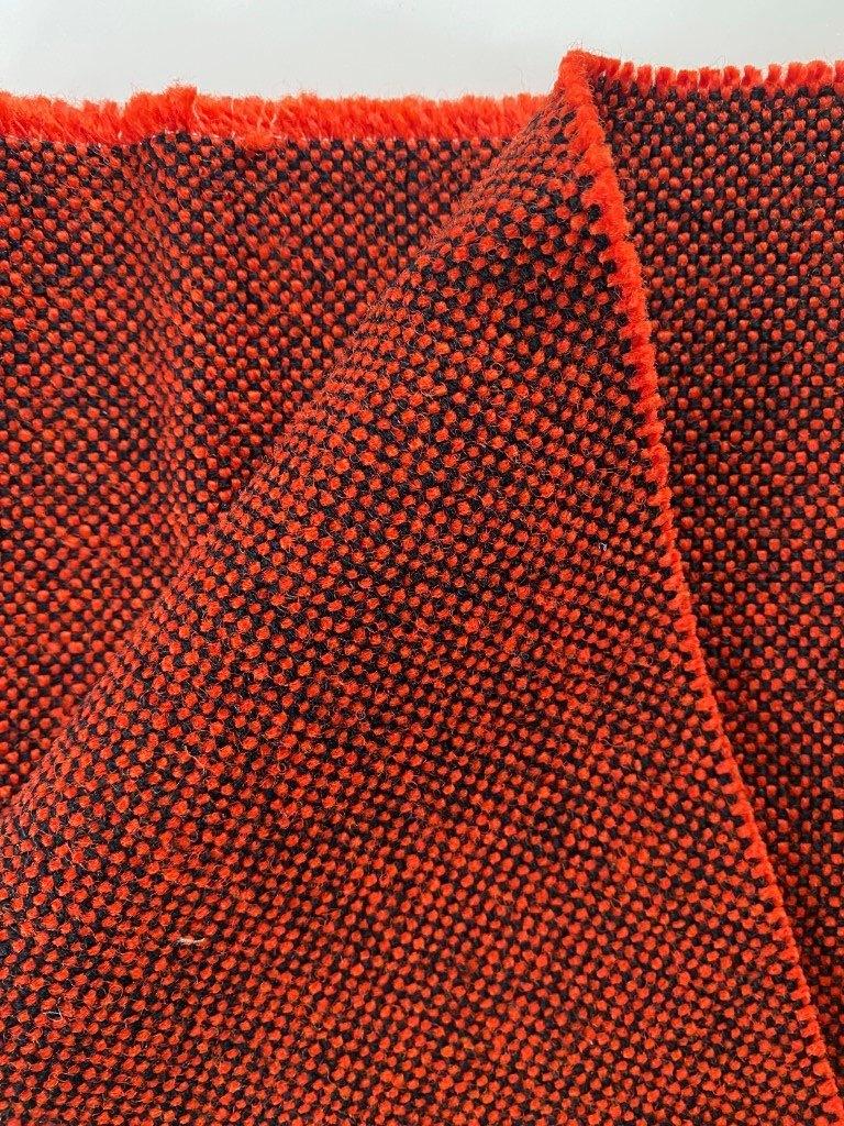 Kvadrat Hallingdal 65 596 restanten meubelstof; oranje+zwart, Wol, 120 cm of meer, Nieuw, Oranje