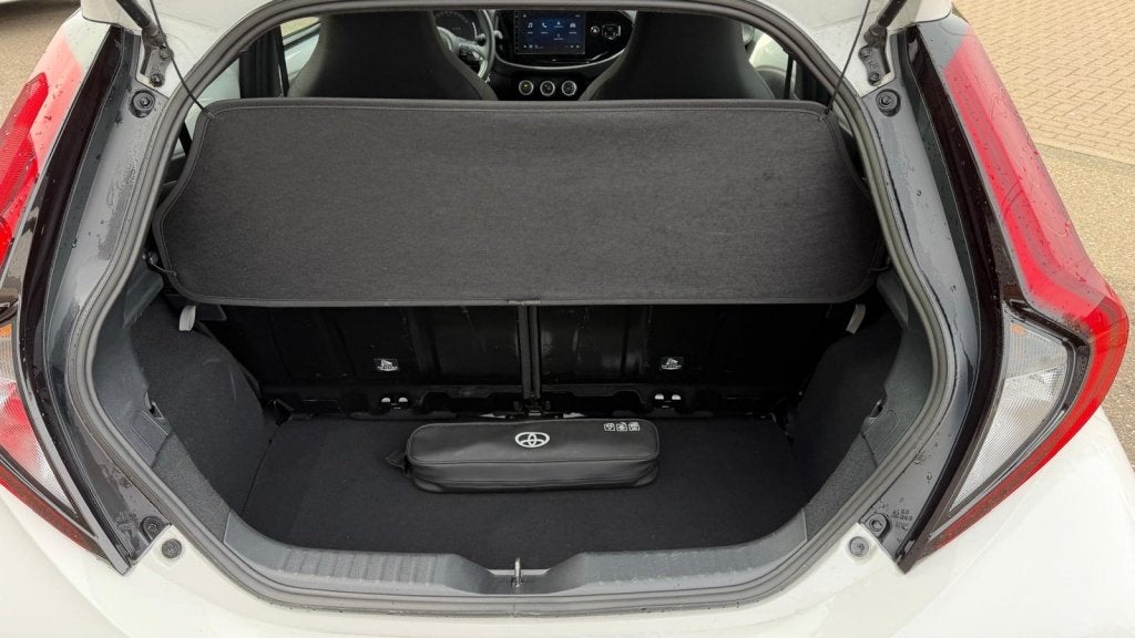 Foto 13 van Toyota Aygo X 1.0 VVT-i MT Play (bj 2024)
