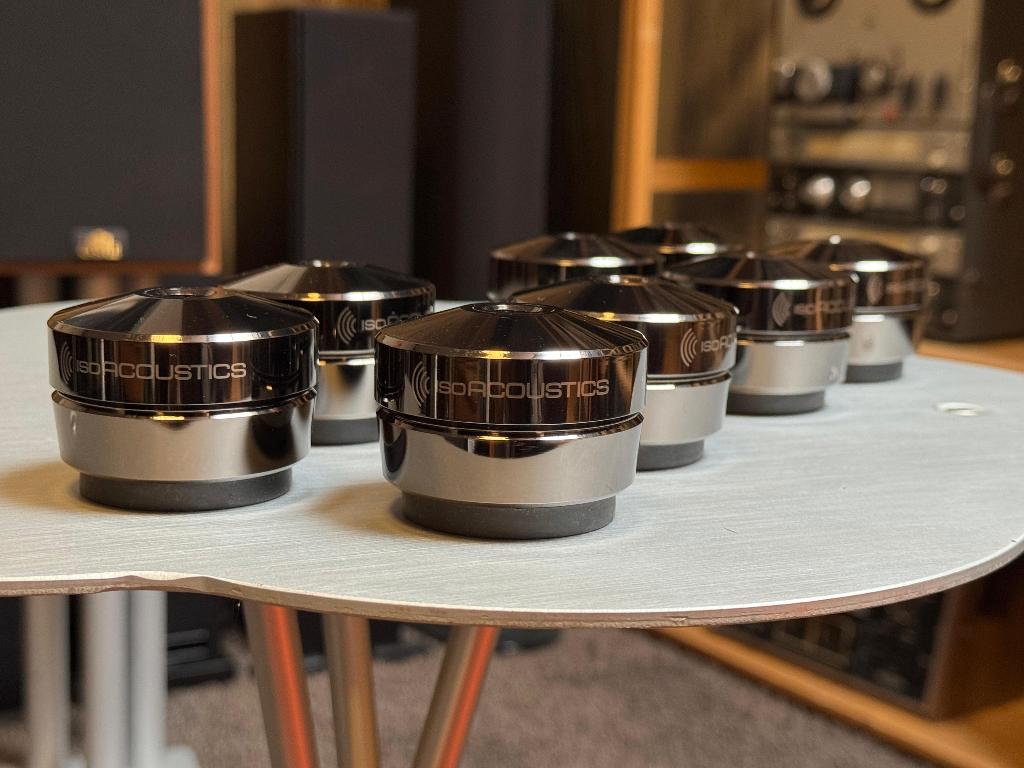 IsoAcoustics Gaia I / Occasion set (8 st.), Audio, Tv en Foto, Luidsprekers, Overige merken, Gebruikt, Ophalen of Verzenden, Minder dan 60 watt
