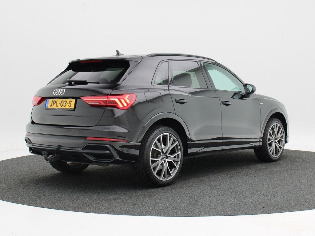 Audi Q3 45 TFSi e 245 Pk Automaat S-Line | Panoramadak | Zwa, Auto's, Audi, Gebruikt, Zwart, Hybride Elektrisch/Benzine, 13 kWh