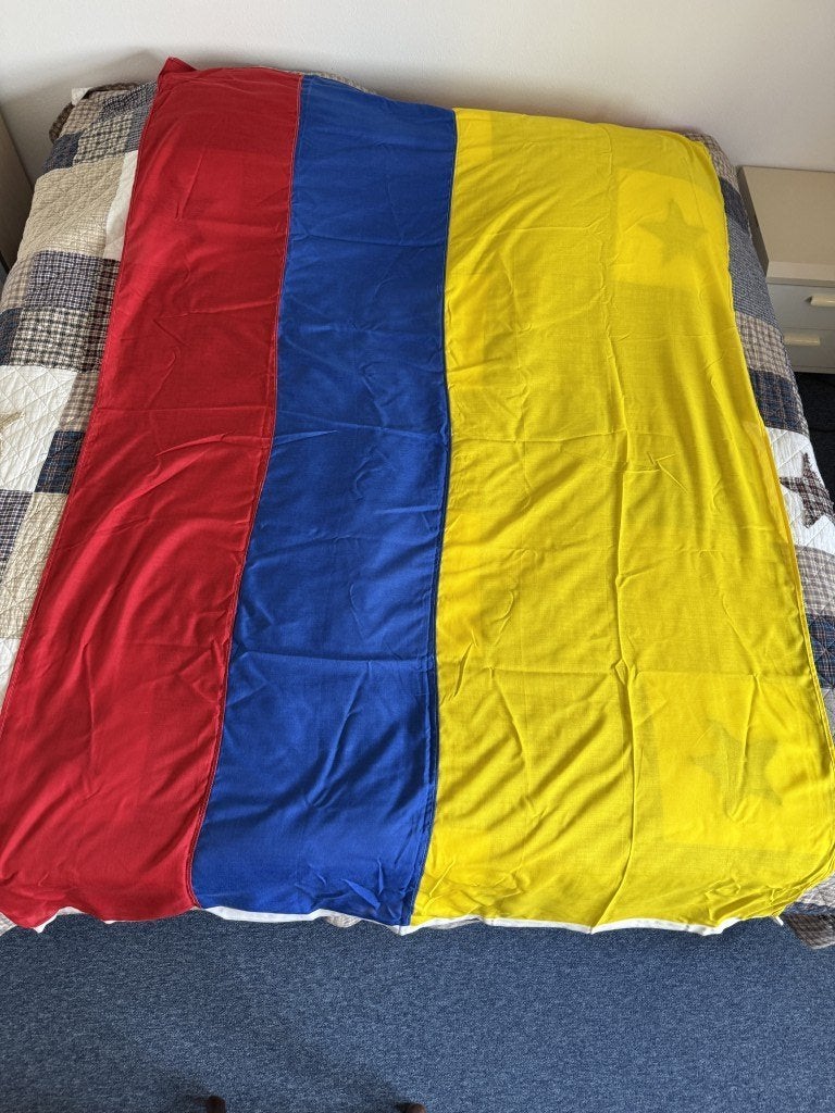 Landenvlag Ecuador 150 x 225 cm dundoek, Ophalen of Verzenden, Zo goed als nieuw