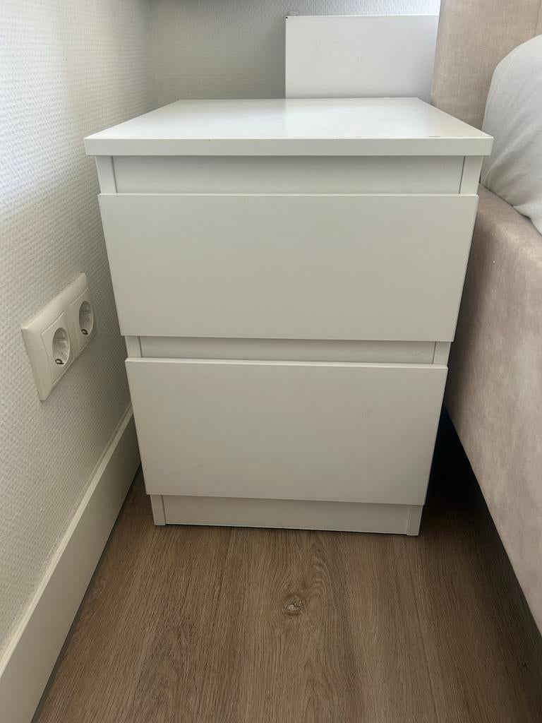 Nachtkastje IKEA, wit, 2 jaar oud, Ophalen, Minder dan 45 cm, Zo goed als nieuw, Minder dan 55 cm