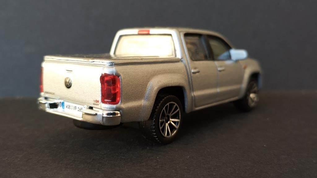 Volkswagen VW Amarok 1:43 Bburago Burago Pol, Hobby en Vrije tijd, Modelauto's | 1:43, Overige merken, Auto, Verzenden, .