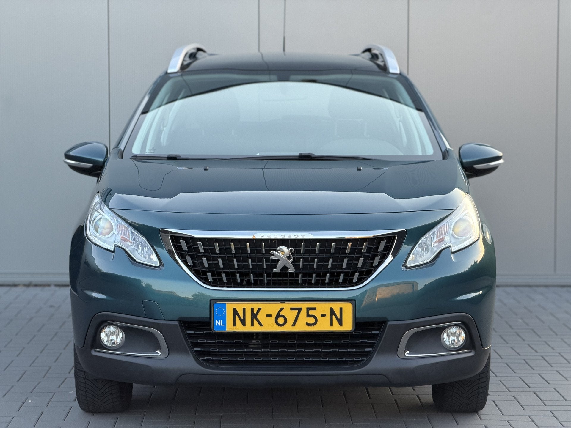 Peugeot 2008 1.2 PureTech Blue Lion | Panorama | Navigatie, Voorwielaandrijving, Stof, 1199 cc, 82 pk