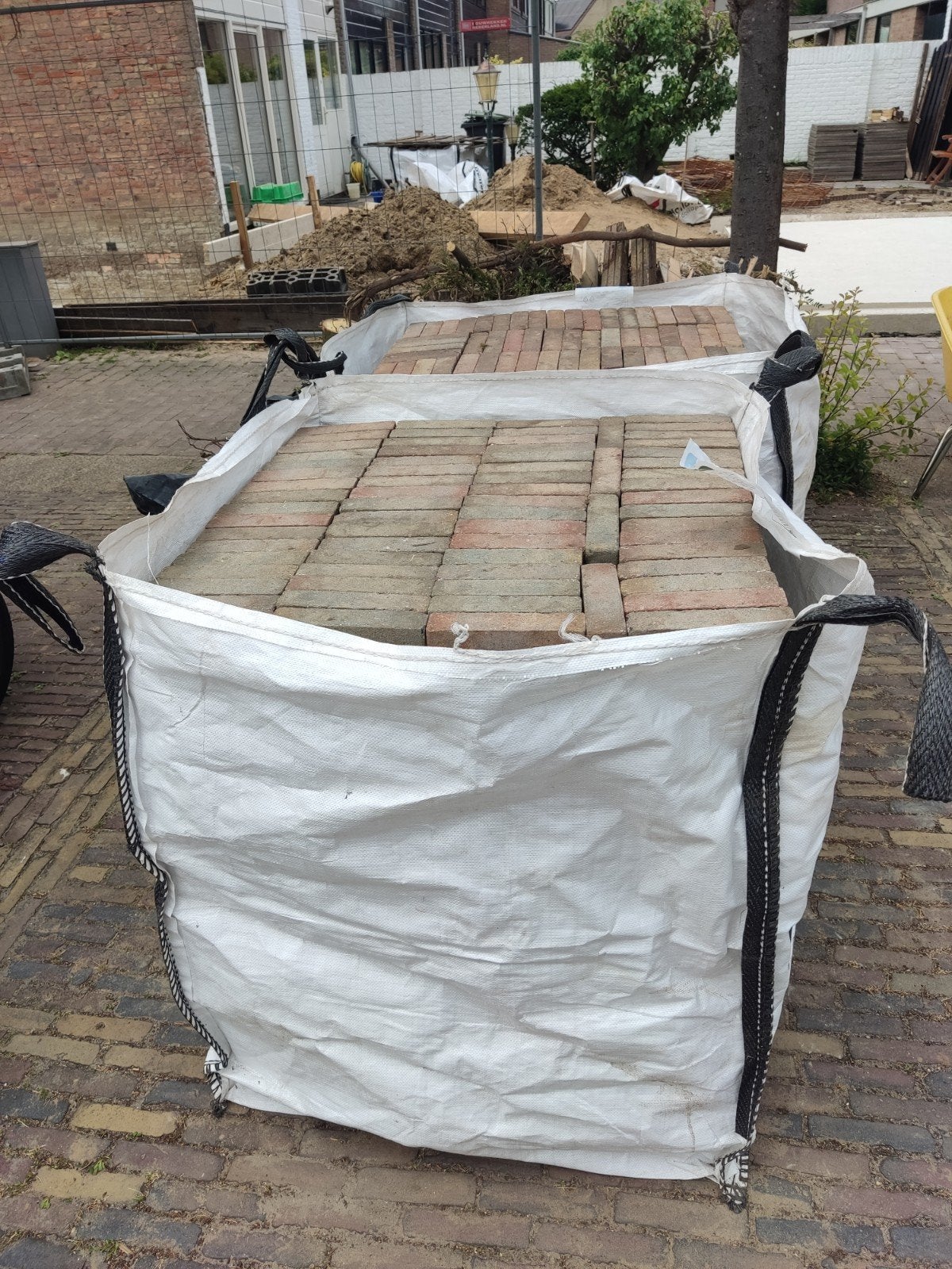 Gratis klinkers af te halen - Hoornbloem 12 Castricum, Ophalen, Beton, Klinkers