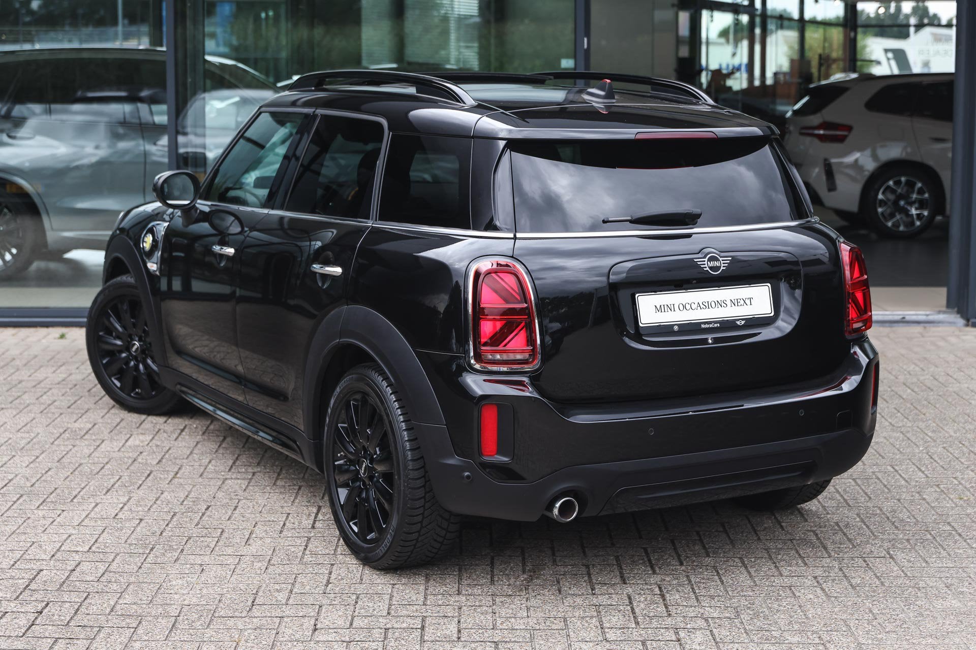MINI Countryman Cooper SE ALL4 Automaat / Panoramadak / Comf, Dealer onderhouden, Gebruikt, Zwart, Met garantie (alle)