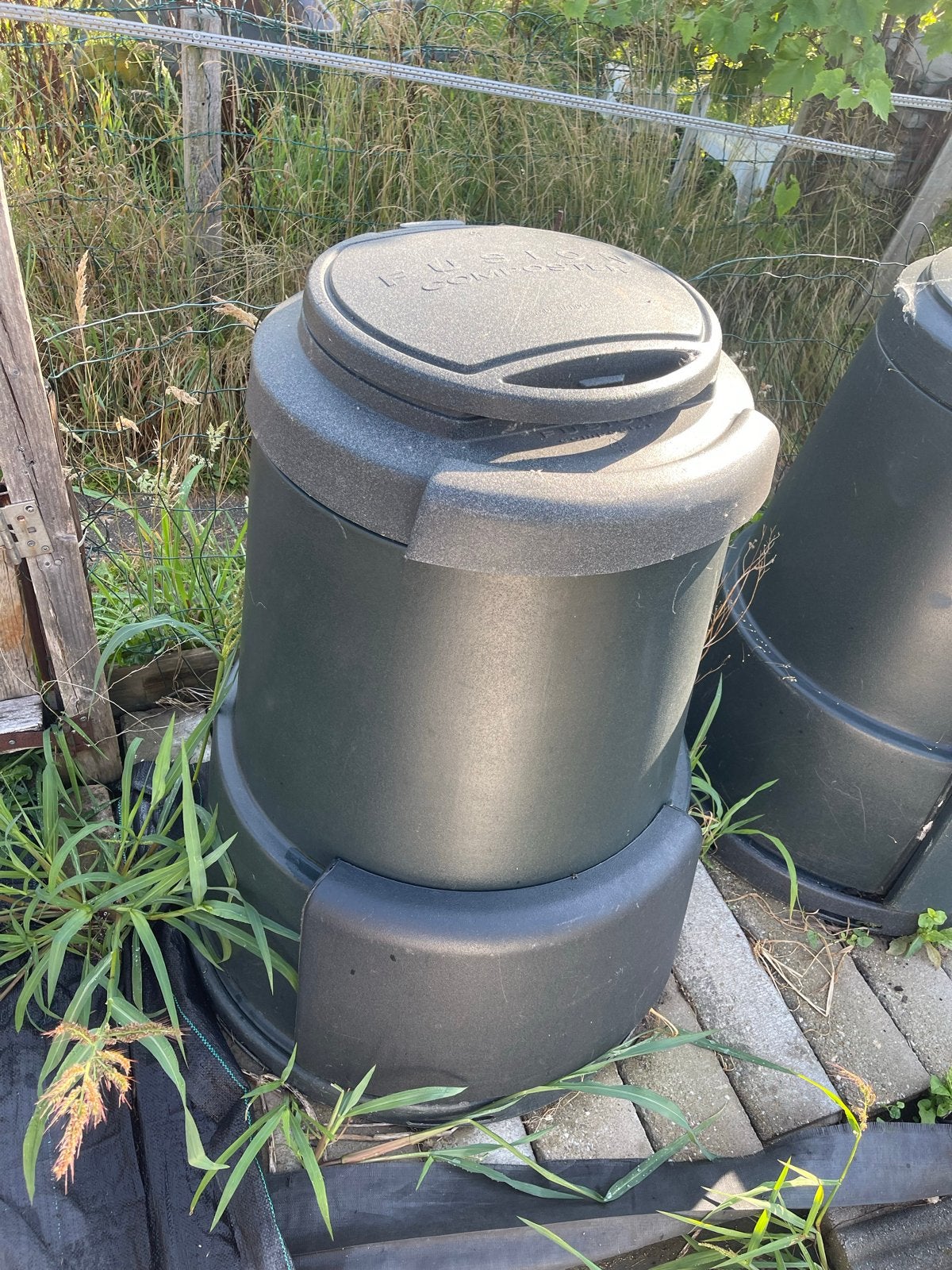 3x Composttonnen wegens sluiting moestuin, Ophalen, Gebruikt