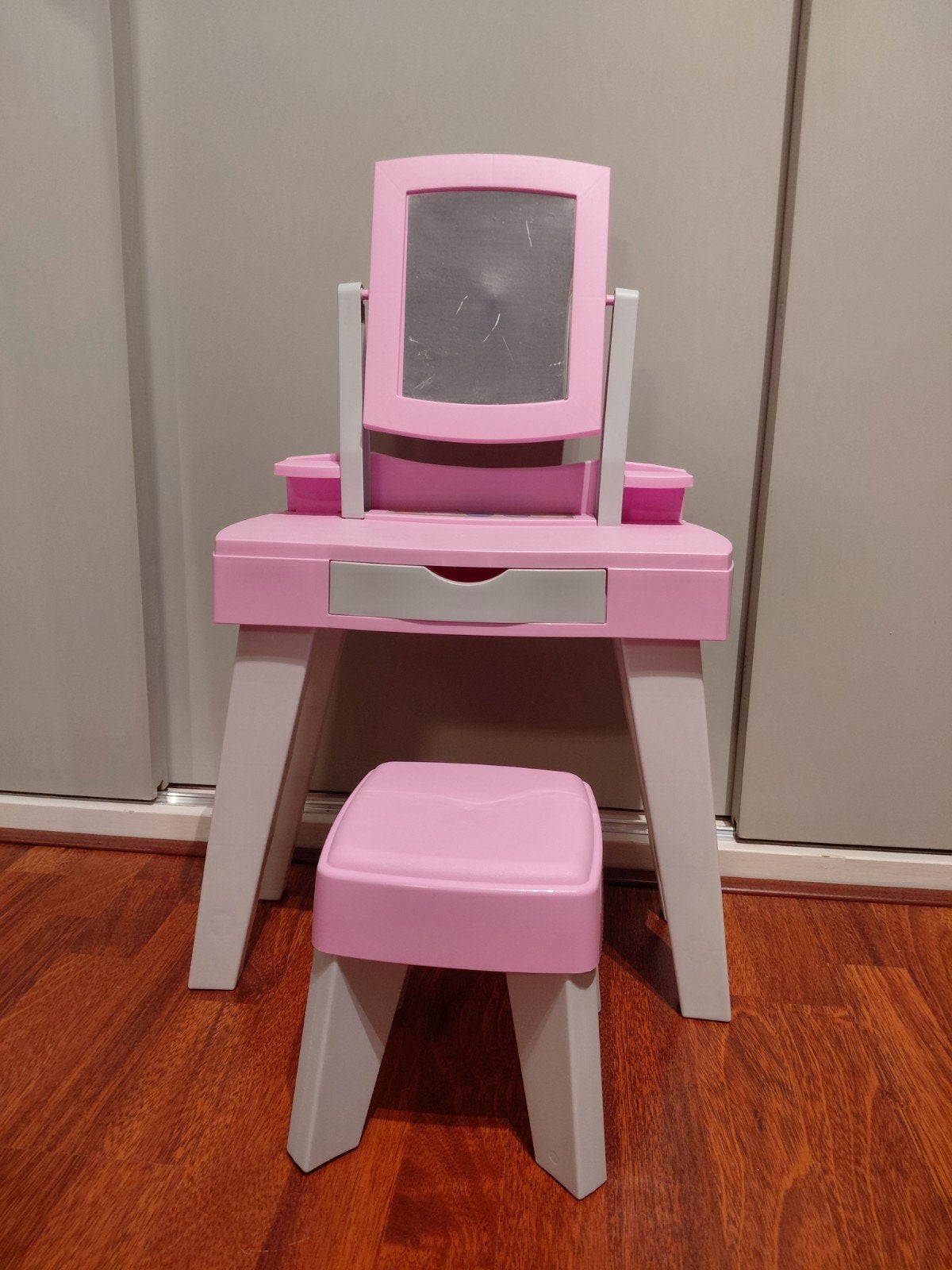 Roze make-up tafel peuter kunststof met krukje!, Ophalen, Gebruikt, Minder dan 100 cm, Minder dan 50 cm