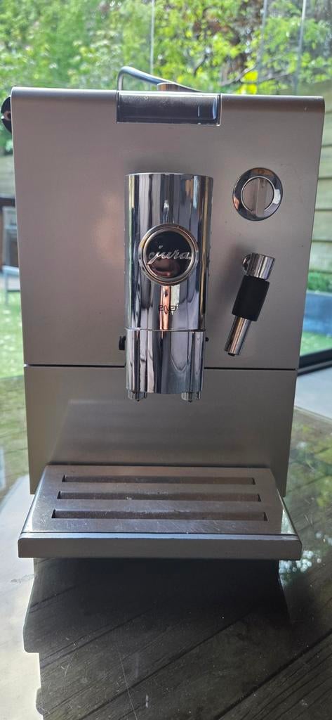 Jura ENA 9 One Touch Koffiemachine - Metallic, Gebruikt, Espresso apparaat, 10 kopjes of meer, Afneembaar waterreservoir