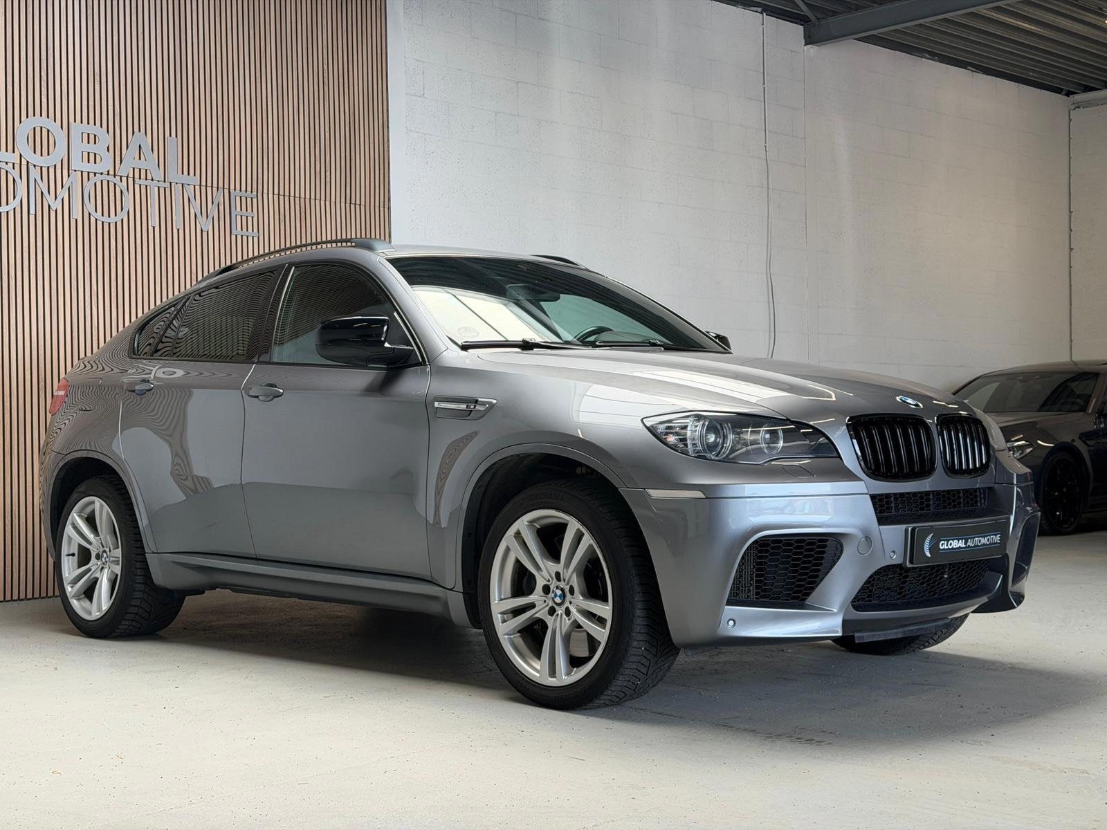 BMW X6 4.4i M - 20'' - TOP CONDITIE - BTW'ER, Auto's, Automaat, Dealer onderhouden, Gebruikt, 3000 kg