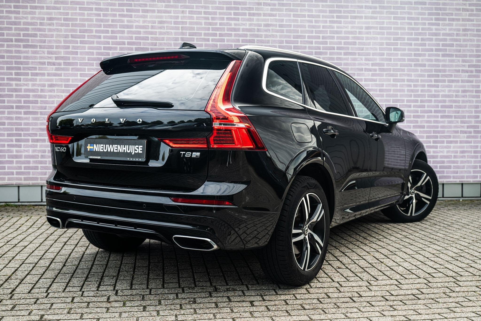 Volvo XC60 2.0 T8 Twin Engine AWD R-Design | Panoramadak | A, Auto's, Gebruikt, Euro 6, 4 cilinders, Plug-in hybride