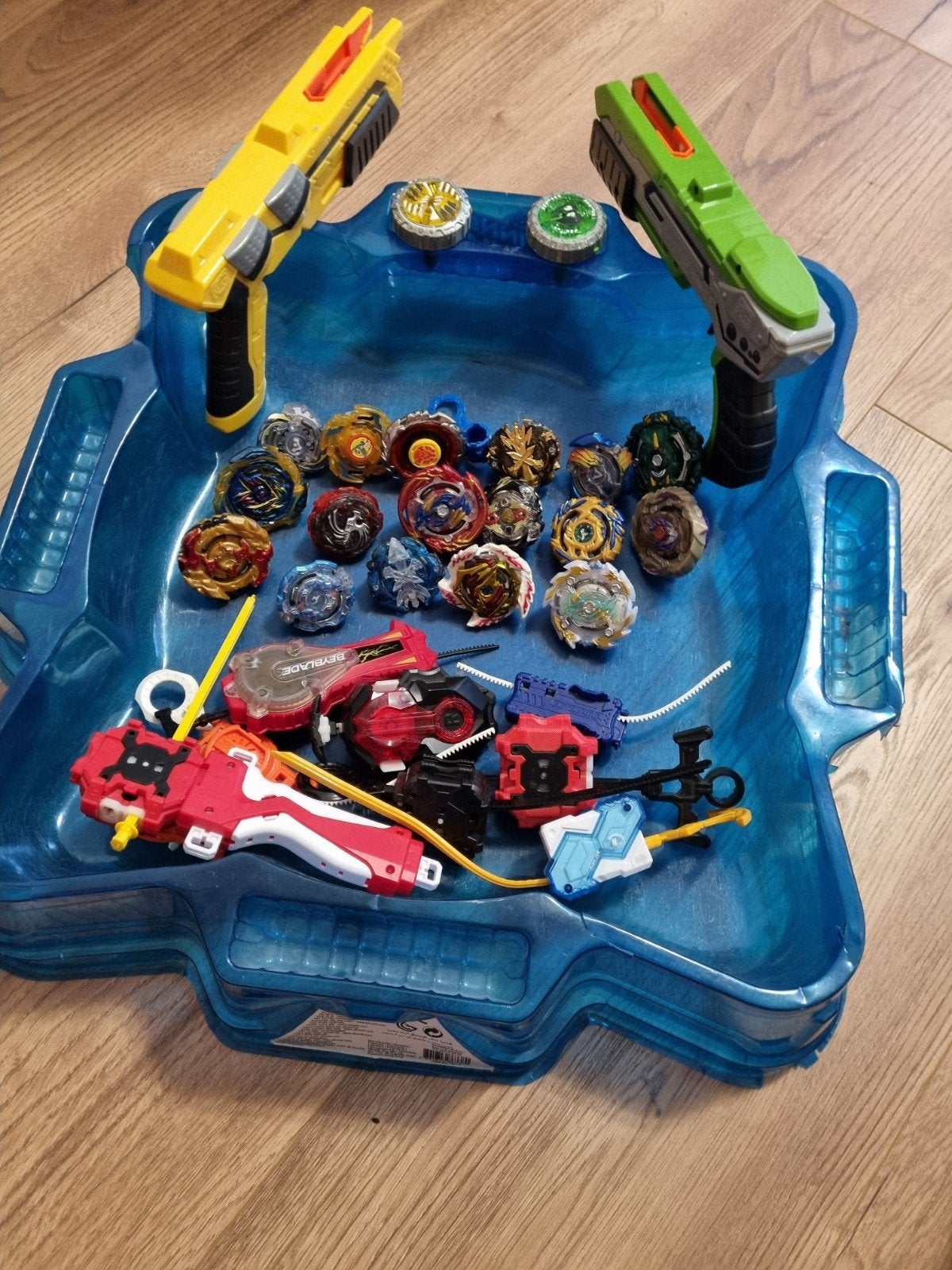 Beyblade set met arena en veel Beyblades, Ophalen of Verzenden, Gebruikt, Jongen of Meisje