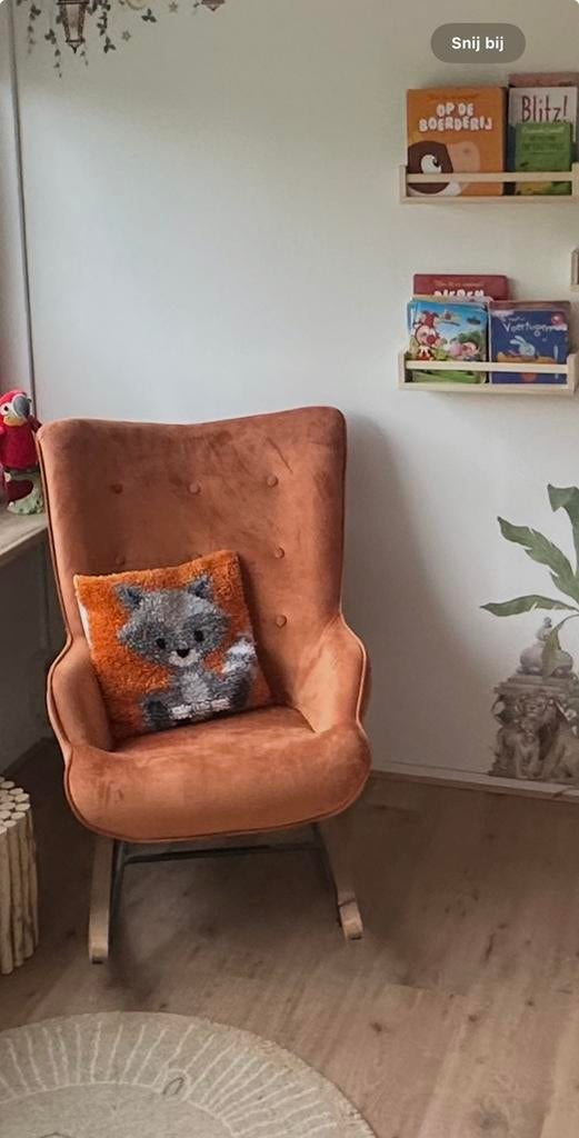 Schommelstoel steerne in terracotta kleur., 75 tot 100 cm, Ophalen of Verzenden, Zo goed als nieuw, Stof