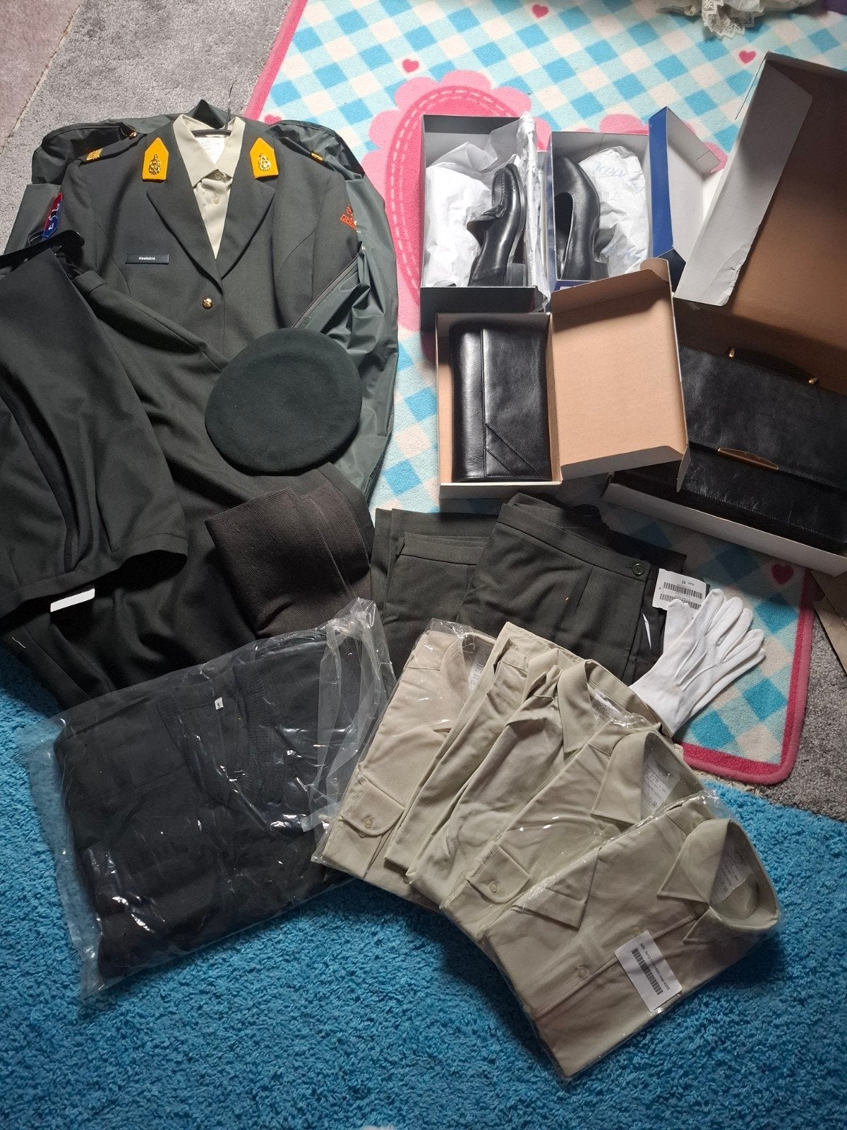 Militair uniform compleet met accessoires  DT, Ophalen, Landmacht, Nederland, Kleding of Schoenen