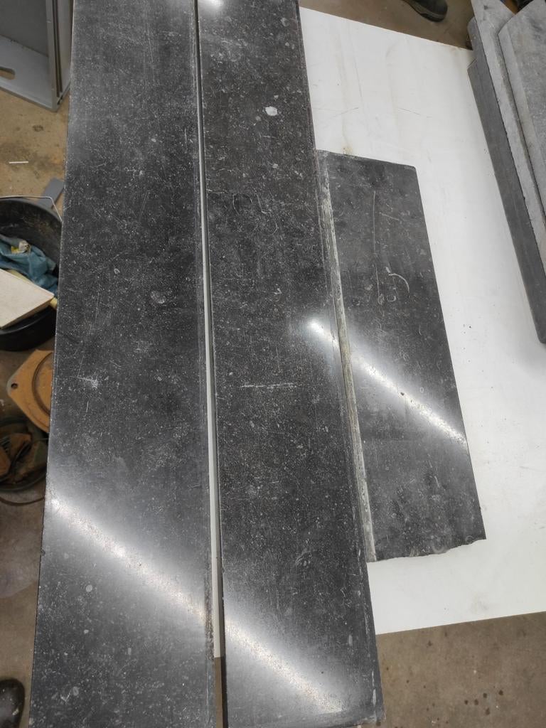 Donkergrijze hardsteen raamdorpels diverse afmetingen, Ophalen, 60 cm of meer, Gebruikt, Hardsteen