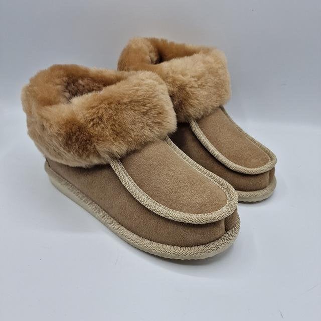 Hoge pantoffels beige kleur maat 45, Kleding | Heren, Overige kleuren, Geen merk, Nieuw, Ophalen of Verzenden