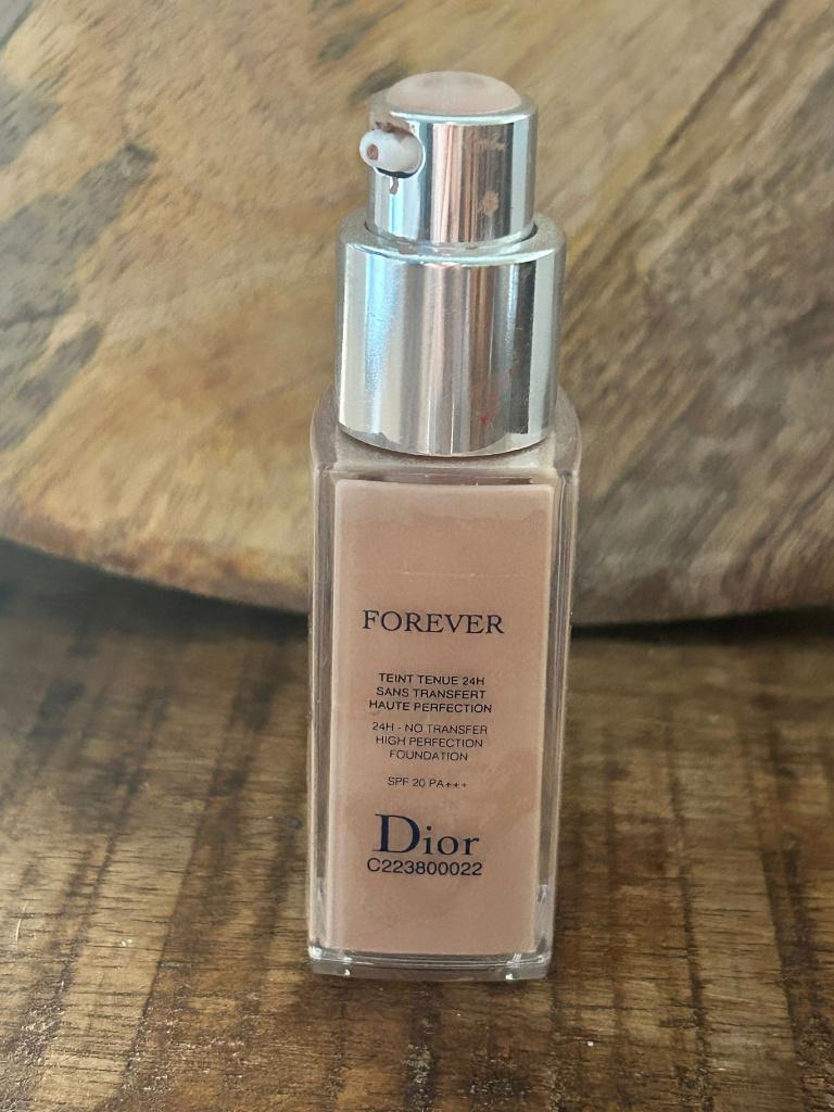Dior Forever Foundation 2CR, Gebruikt, Gehele gezicht, Beige, Ophalen of Verzenden