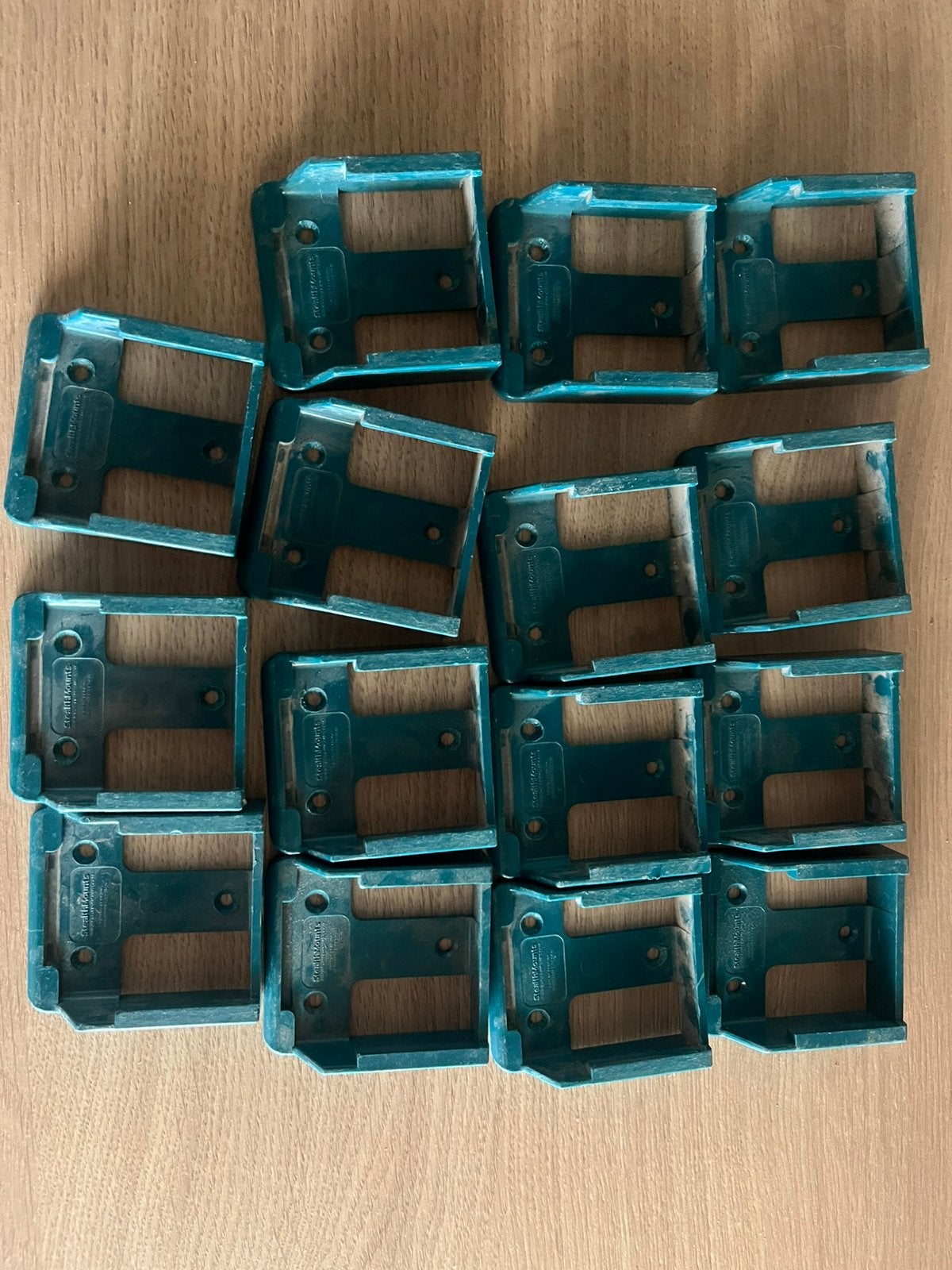 Makita 18v accu beugels 15x ophangbeugels, Ophalen of Verzenden, Zo goed als nieuw, Boor- en Schroefmachine