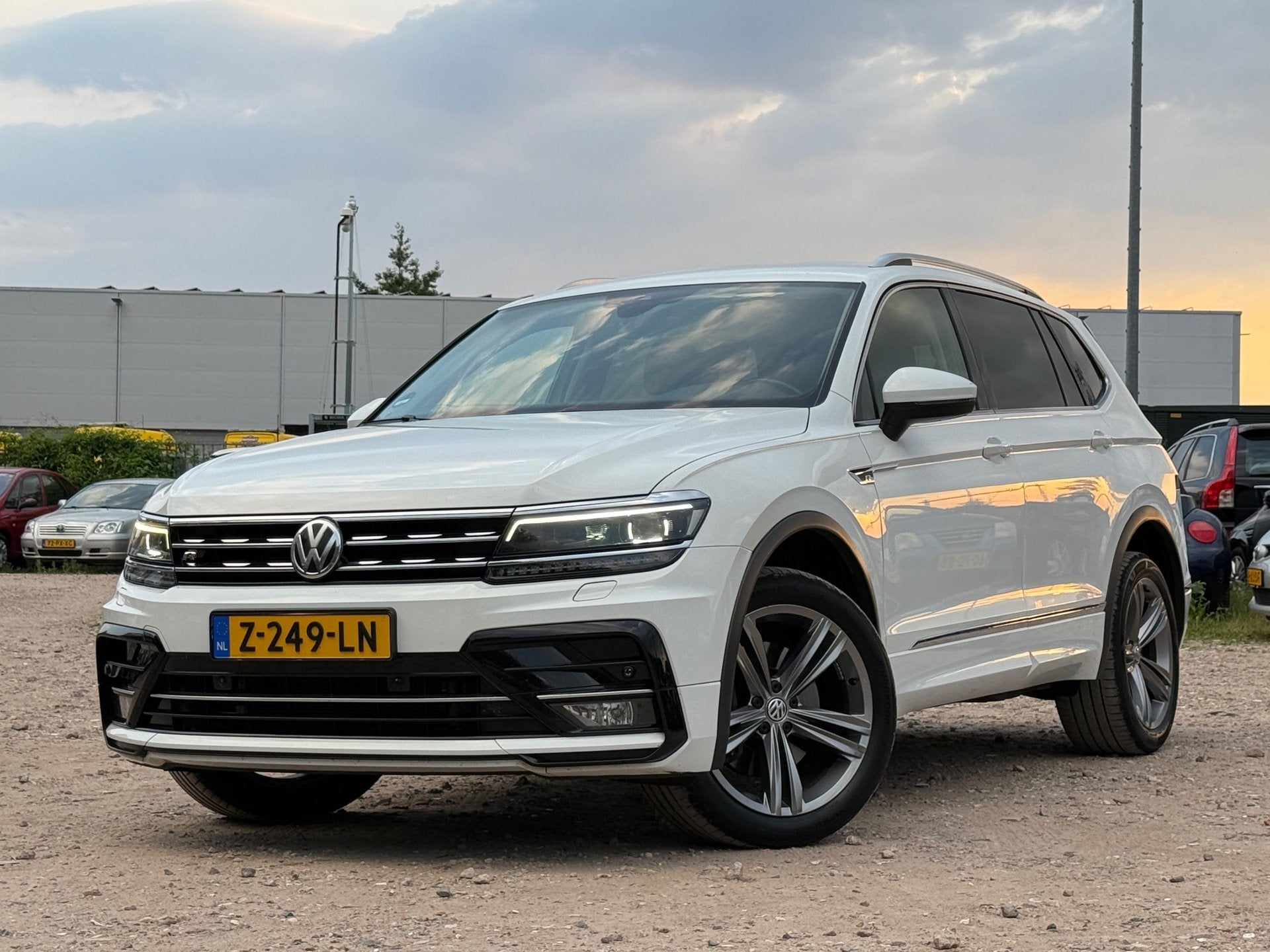 Volkswagen Tiguan Allspace R LINE/DSG/VIRTUEL/ACC/LANE ASSIS, Auto's, Volkswagen, Automaat, Gebruikt, Euro 6, Wit