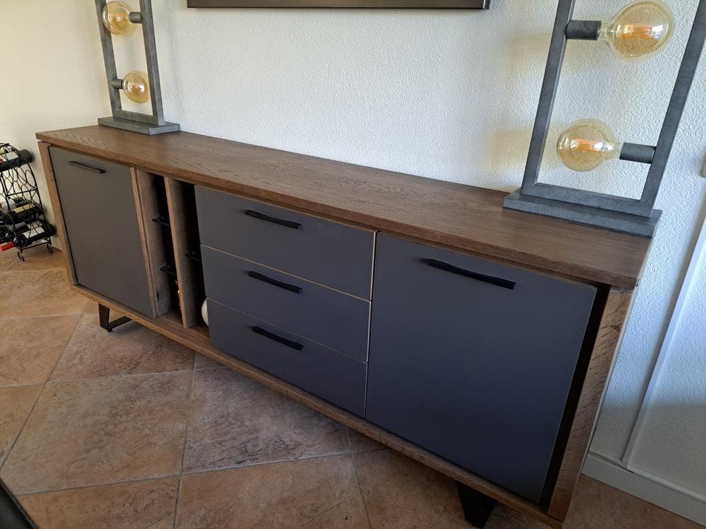 Dressoir Henders en Hazel met verlichting, Huis en Inrichting, Kasten | Dressoirs, Ophalen