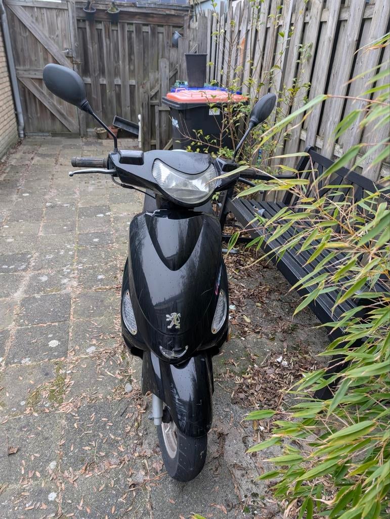 Peugeot V Clic Scooter - Zwart, Gebruikt, Fietsen en Brommers, Scooters | Peugeot, Ophalen, Gebruikt, Overige modellen, Maximaal 45 km/u