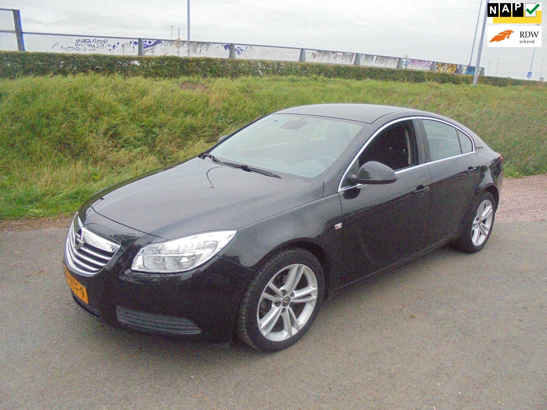 Opel Insignia Opel Insignia 1.8 Benzine airco navigatie lmv, Euro 5, Gebruikt, 4 cilinders, 1796 cc