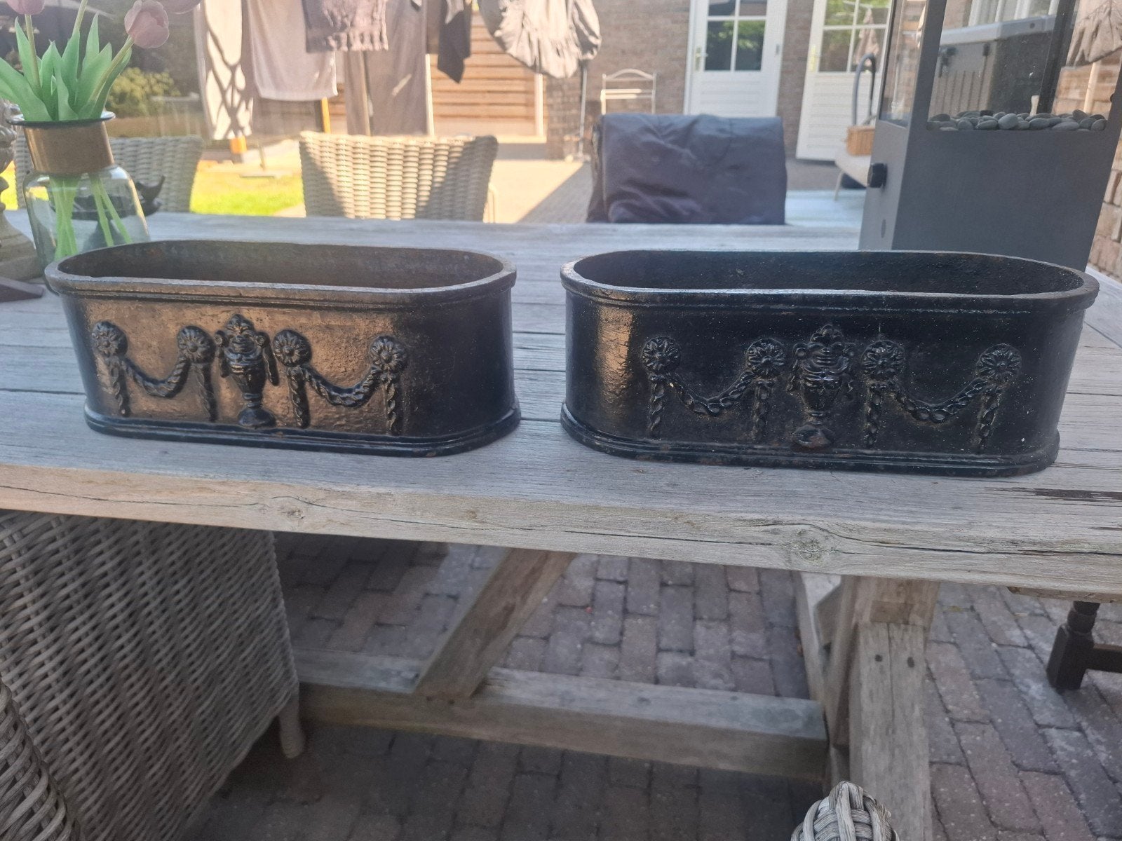 Decoratieve gietijzeren bloembakken (2 stuks), Ophalen, Gebruikt, Minder dan 30 cm, Rond