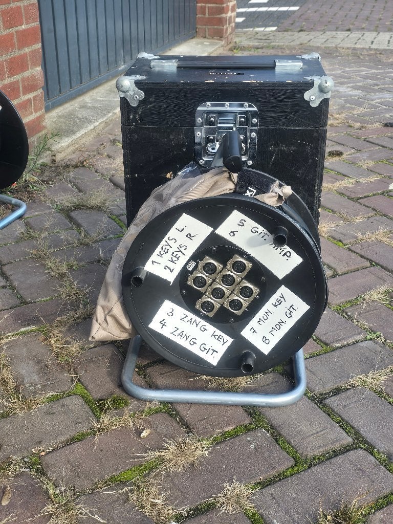 Multikabel 8 kanalen op haspel in net kistje, Ophalen, Zo goed als nieuw, Apparatuur