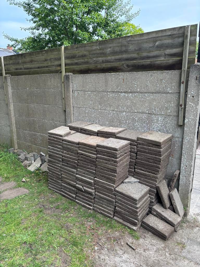Gebruikte betontegels 30x30 cm - Gratis afhalen., Tuin en Terras, Ophalen of Verzenden, Zo goed als nieuw, 10 m² of meer, Beton
