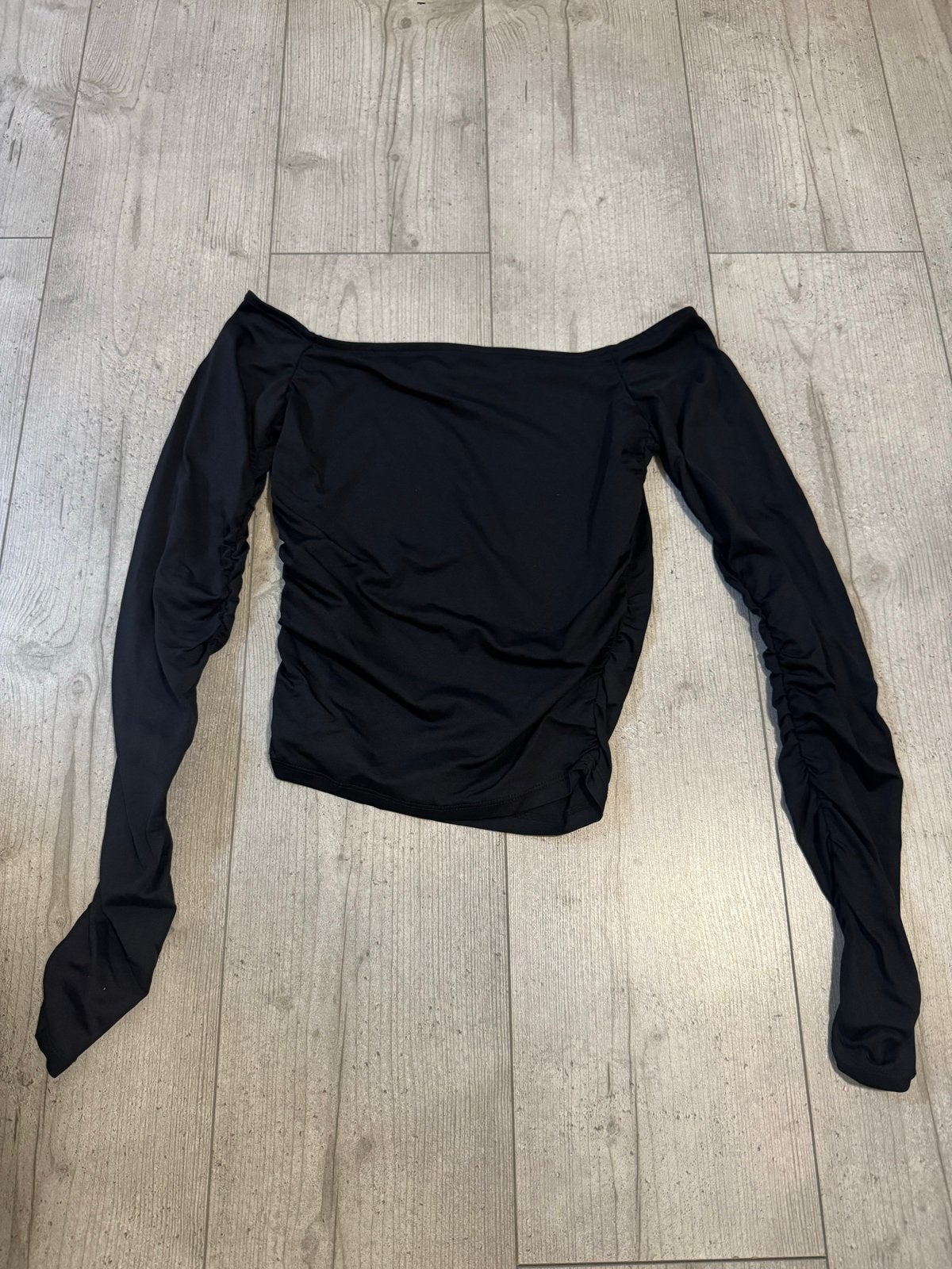 Zwarte off-shoulder top met lange mouwen - Maat XS, Kleding | Dames, Tops, Zwart, Ophalen of Verzenden, Zo goed als nieuw, Lange mouw