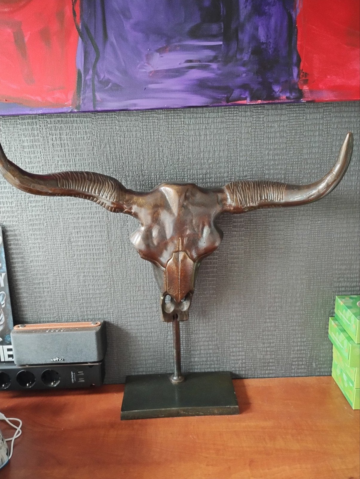 Grote decoratieve schedel met hoorns op standaard, Huis en Inrichting, Ophalen, Vintage, Zo goed als nieuw, Metaal