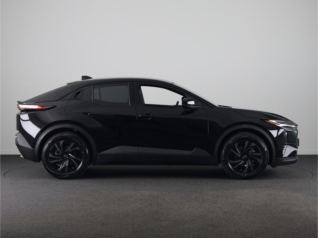 Toyota C-HR+ First Edition 77 kWh *NIEUW* | Direct leverbaar, Auto's, Toyota, 12 maanden, Automatische klimaatregeling, Leder en Stof
