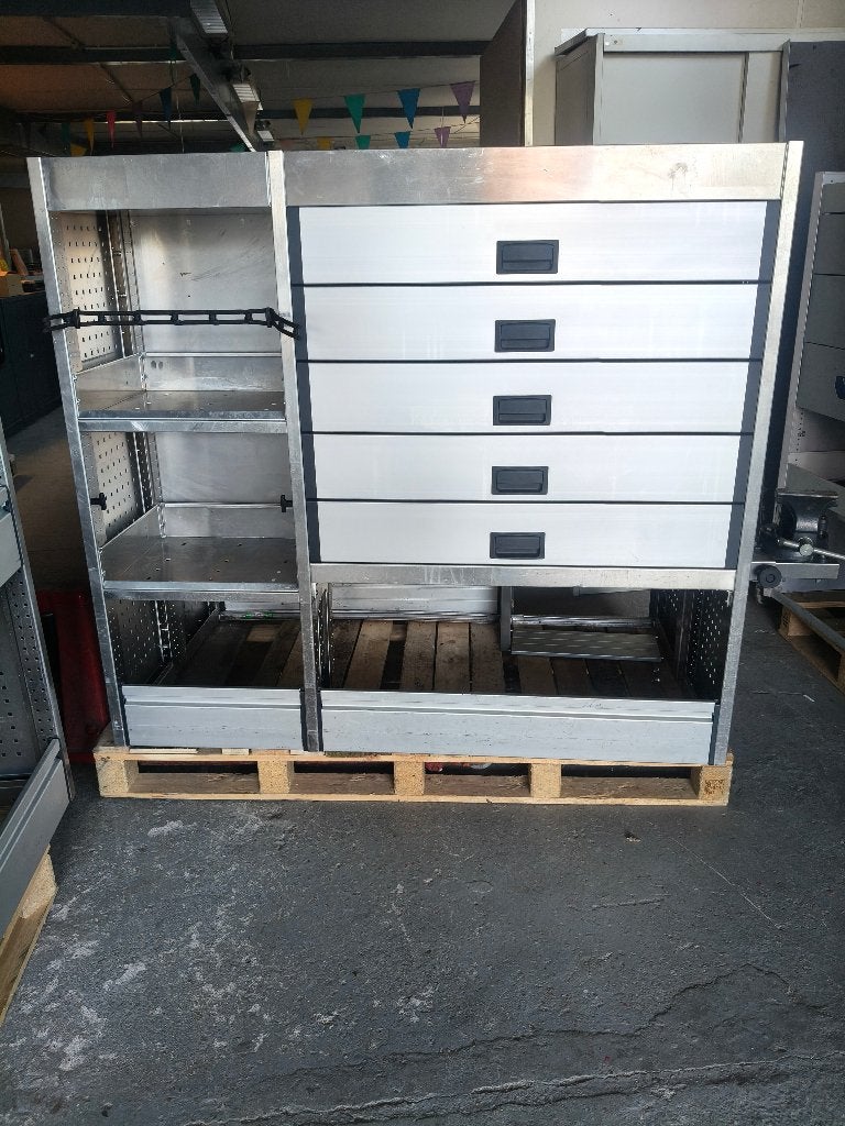 Aluca (2608) L 150 B 42 H 135 € 949, Ophalen, Zo goed als nieuw, Info@laaiin.nl, Laaiin