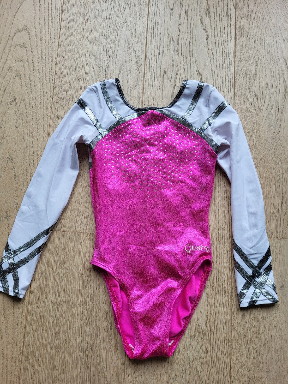 Quatro turnpakje roze/wit maat AXS 140, Sport en Fitness, Ophalen of Verzenden, Gebruikt