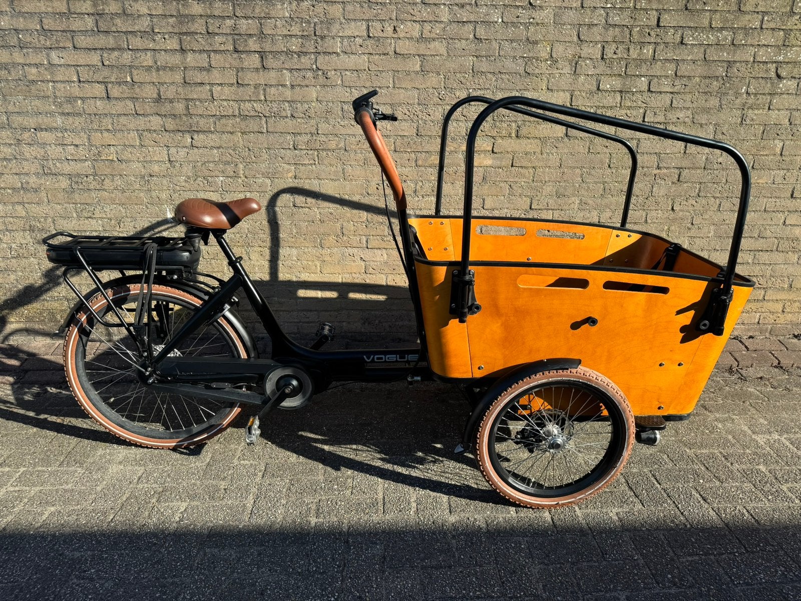 🧡Vogue carry 3 elektrische bakfiets mat black nieuwstaat🧡, Fietsen en Brommers, Ophalen, Zo goed als nieuw, 4 kinderen of meer