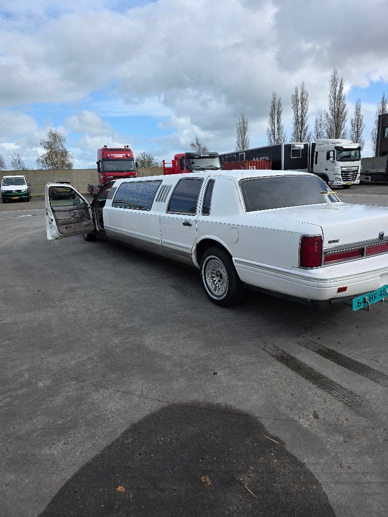Ford lincoln V8 limousine, Automaat, Achterwielaandrijving, Overige carrosserieën, Leder