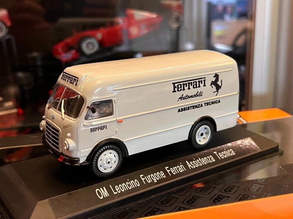 1:43 OM Leoncino Furgone "Ferrari Assistenza" Transporter, Hobby en Vrije tijd, Modelauto's | 1:43, Ophalen of Verzenden, Nieuw