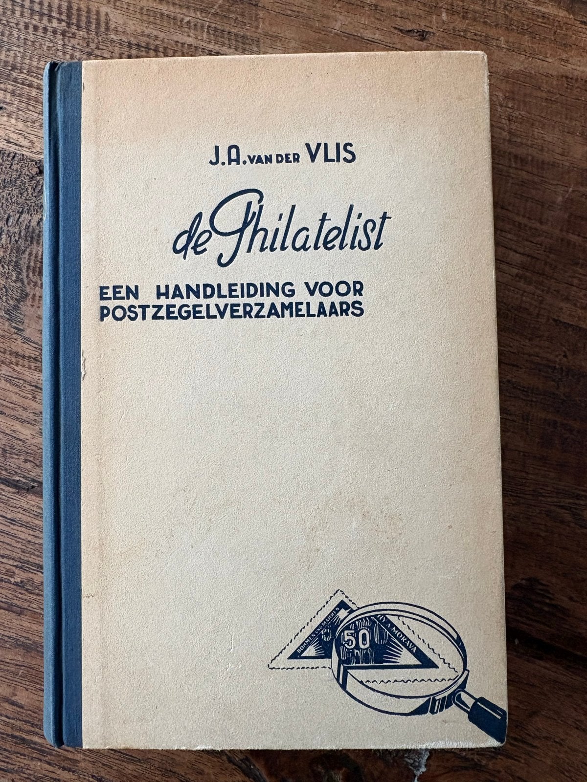 De Philatelist - J.A. van der Vlis  1942, Ophalen of Verzenden, Boek of Tijdschrift