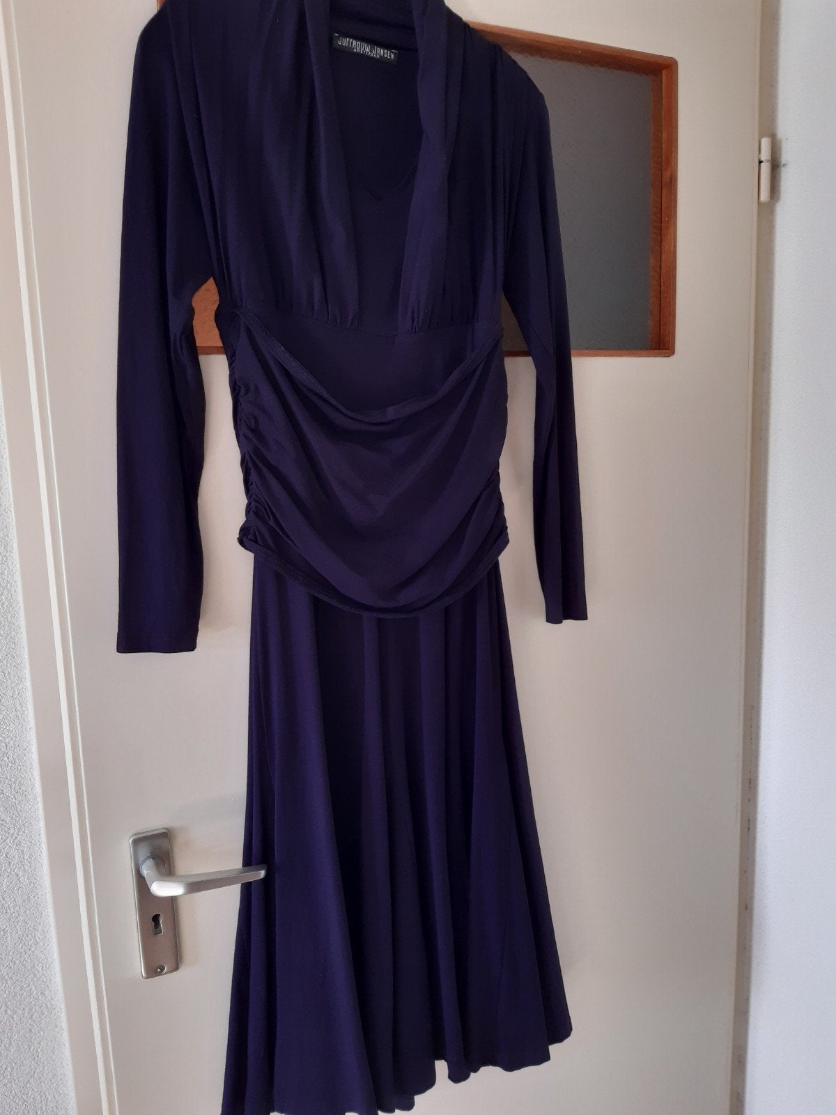 JURK JUFFROUW JANSEN MAAT M MOOIE APARTE JURK, Kleding | Dames, Ophalen of Verzenden, Zo goed als nieuw, Maat 38/40 (M), Blauw