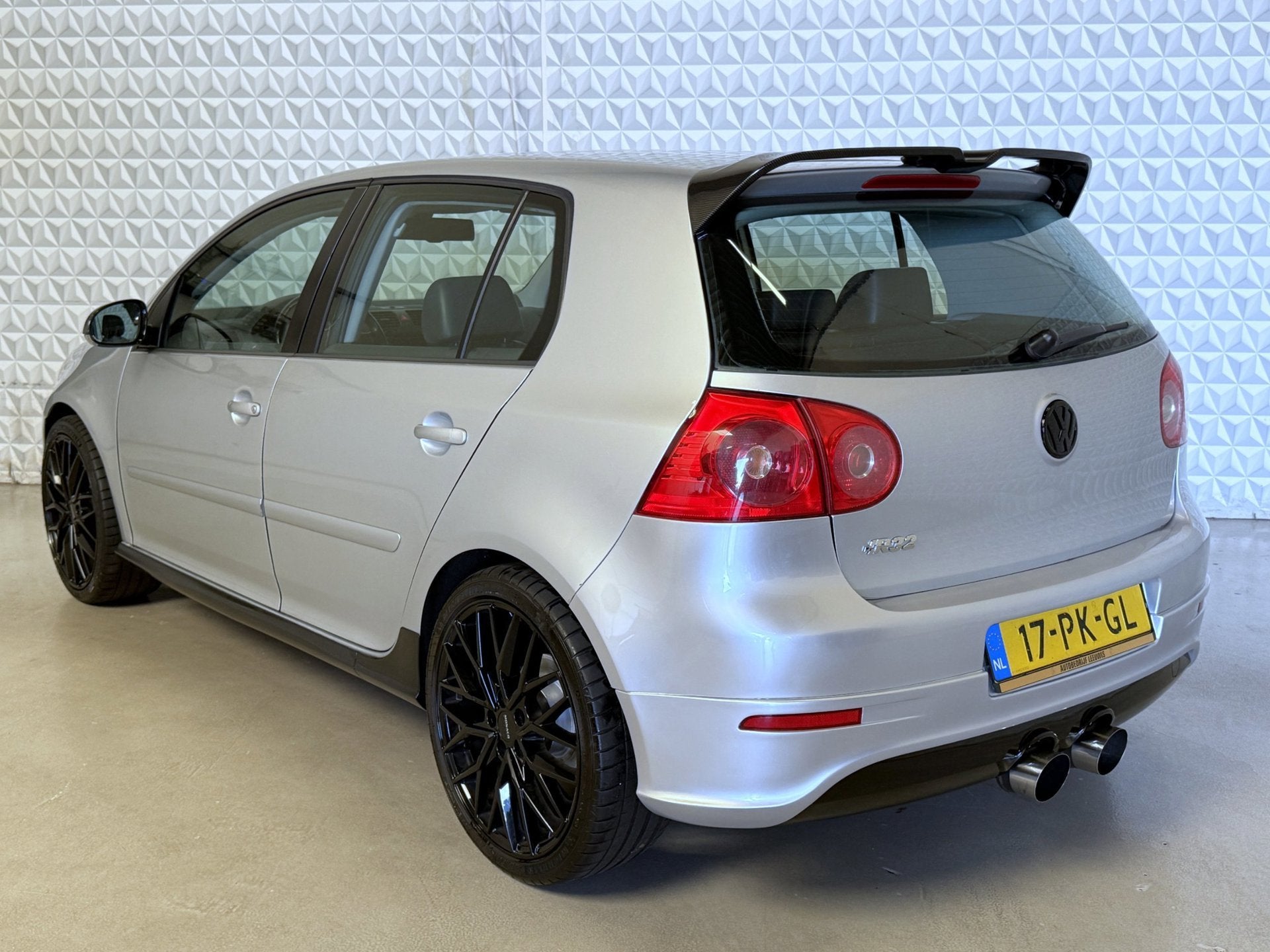 Volkswagen Golf 1.6 FSI Sportline / DIKKE & STOERE UITVOERIN, Auto's, Voorwielaandrijving, Gebruikt, Zwart, 4 cilinders