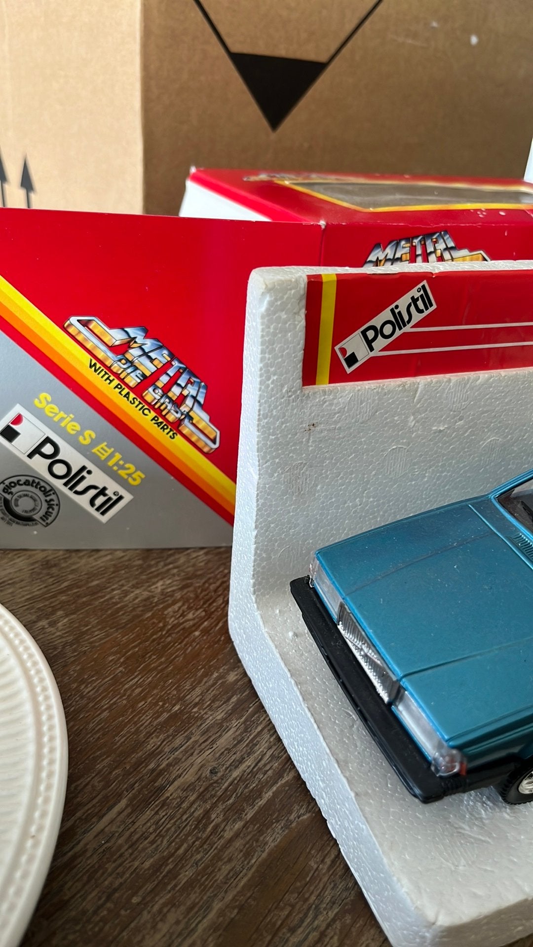 Polistil series s 1/25 Volvo 760 nieuw in de doos, Hobby en Vrije tijd, Modelauto's | 1:24, Ophalen of Verzenden, Zo goed als nieuw