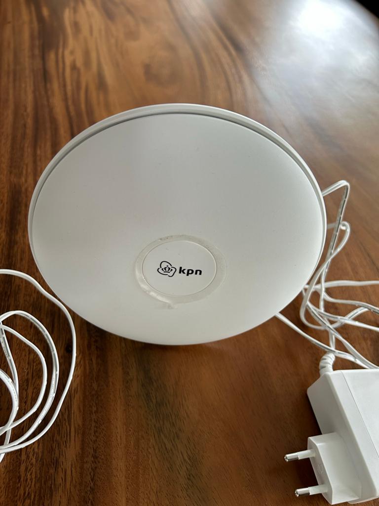 KPN WiFi Versterkers (2 stuks) - Geel verkleurd, Computers en Software, WiFi-versterkers, Ophalen of Verzenden, Gebruikt