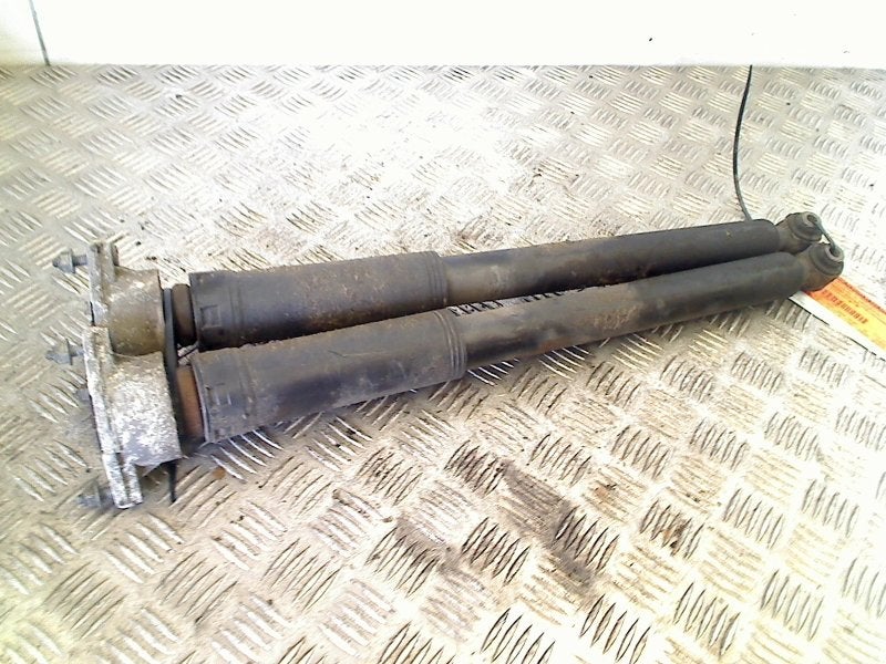 Schokbrekerset Achter Mercedes-Benz E (C207) 2010, Gebruikt, Mercedes-Benz AG, Mercedes-Benz, Mercedesstraße 120, Stuttgart 70372, , Duitsland