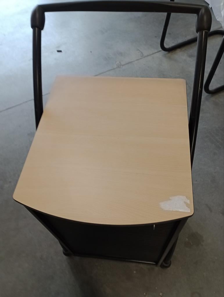 Compact bureau met opbergruimte -, Opbergruimte, Gebruikt, Spaanplaat of MDF, Ophalen of Verzenden